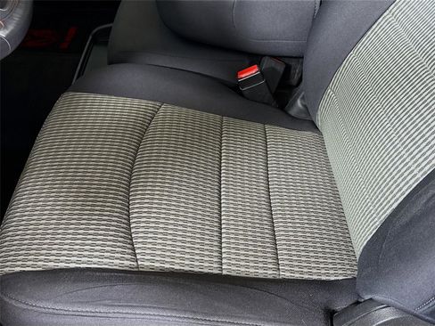 Used 2012 RAM 1500 Big Horn w/ Luxury Group image 11