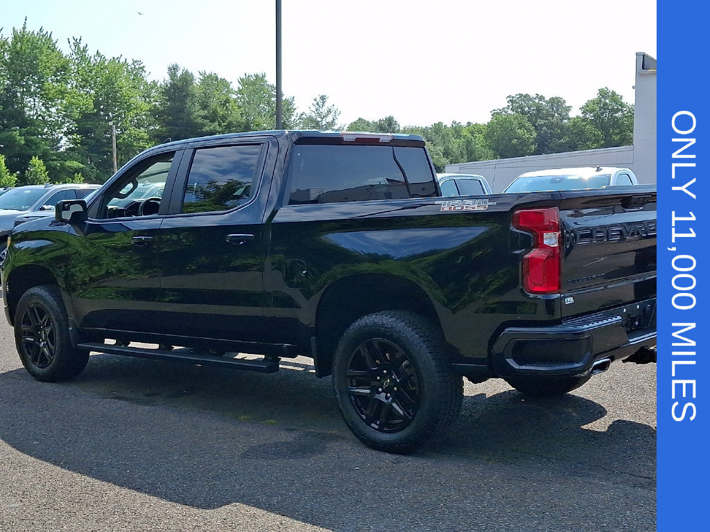 Used 2025 Chevrolet Silverado 1500 LT Trail Boss w/ LPO, Dark Essentials Package AWD/4WD image 4