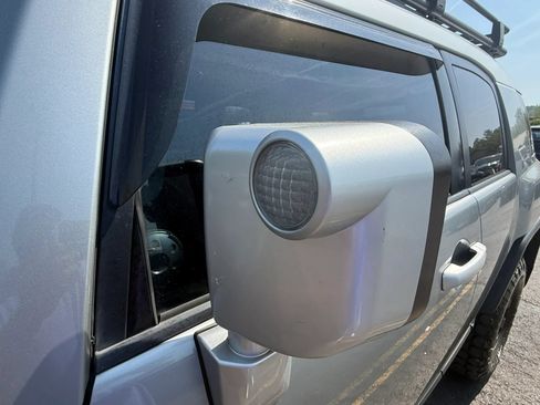 Used 2010 Toyota FJ Cruiser 4WD image 24