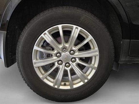 Used 2018 Cadillac XT5 FWD image 22