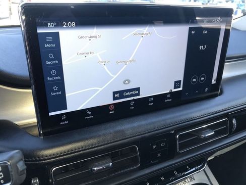 Used 2022 Lincoln Nautilus AWD w/ Premium Package image 18