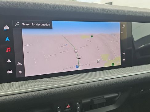 Used 2024 Porsche Cayenne image 11