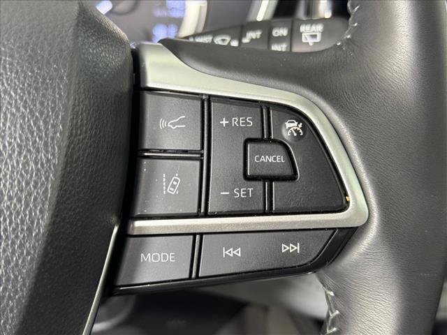 Used 2023 Toyota Highlander XLE FWD image 27