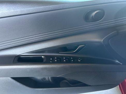 Certified 2025 Hyundai Elantra Sport image 13