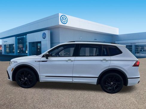 Used 2023 Volkswagen Tiguan SE R-Line FWD image 4