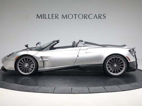 Used 2017 Pagani Huayra image 3