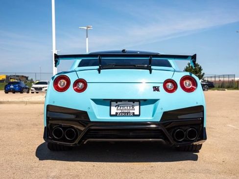 Used 2017 Nissan GT-R Premium AWD/4WD image 6