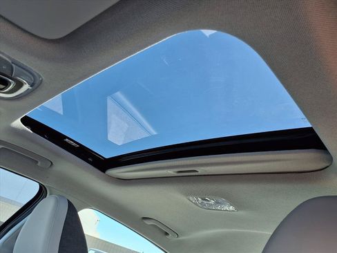 Used 2025 Hyundai Elantra Limited FWD image 5