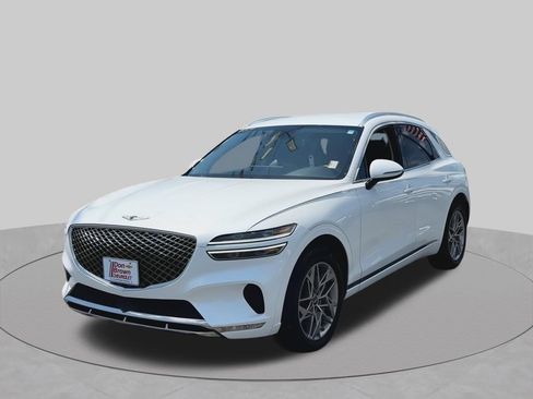 Used 2025 Genesis GV70 2.5T AWD/4WD image 4