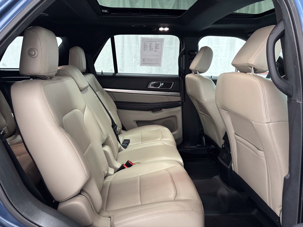 Used 2018 Ford Explorer XLT w/ Equipment Group 202A AWD/4WD image 51