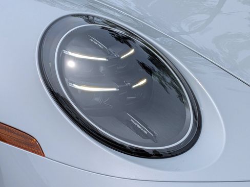 Certified 2025 Porsche 911 GT3 RWD image 33