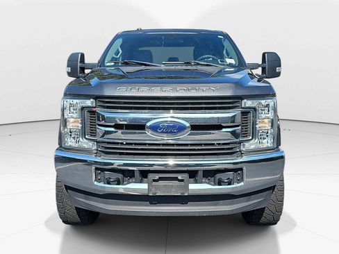 Used 2019 Ford F250 XLT w/ Snow Plow Prep Package AWD/4WD image 8