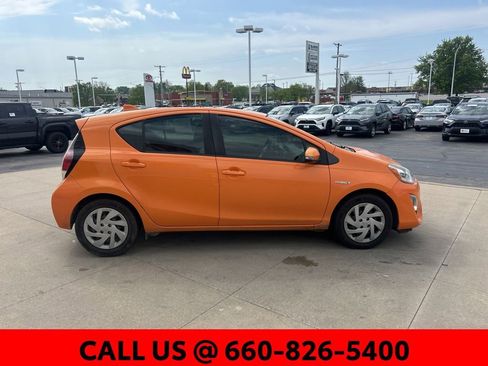 Used 2015 Toyota Prius C One image 4