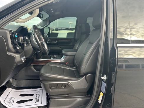 Used 2024 GMC Sierra 2500 SLT w/ SLT Premium Package image 8