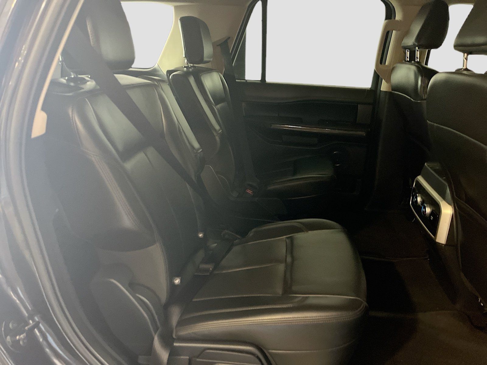 Used 2024 Ford Expedition XLT AWD/4WD image 28