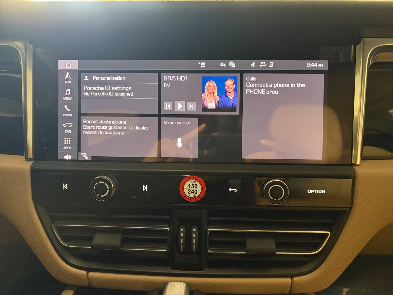 Certified 2026 Porsche Macan AWD/4WD image 39