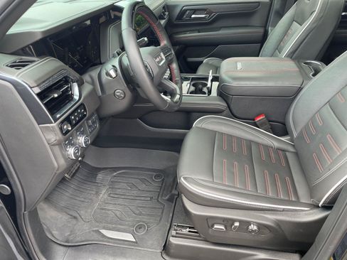 Used 2025 GMC Yukon AT4 Ultimate AWD/4WD image 9