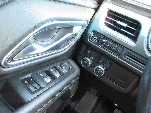 Used 2021 GMC Yukon XL SLT w/ SLT Premium Package AWD/4WD image 34
