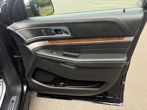 Used 2016 Ford Explorer Platinum AWD/4WD image 16