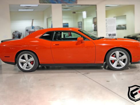 Used 2008 Dodge Challenger SRT8 image 2
