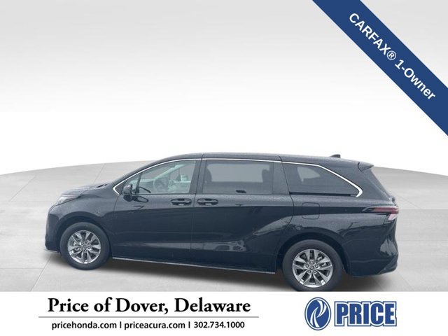Used 2023 Toyota Sienna LE FWD image 1
