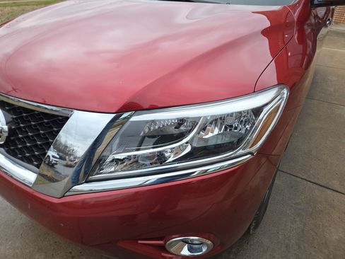 Used 2016 Nissan Pathfinder SV image 10