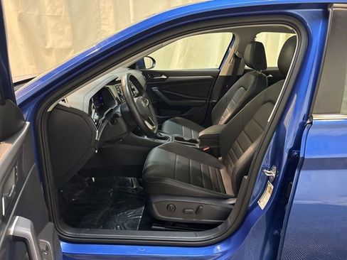 Certified 2022 Volkswagen Jetta SE image 13