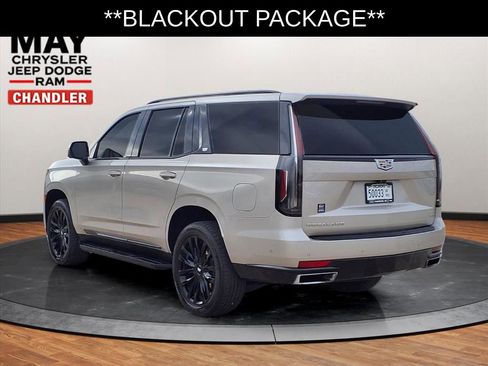 Used 2023 Cadillac Escalade Premium Luxury image 18