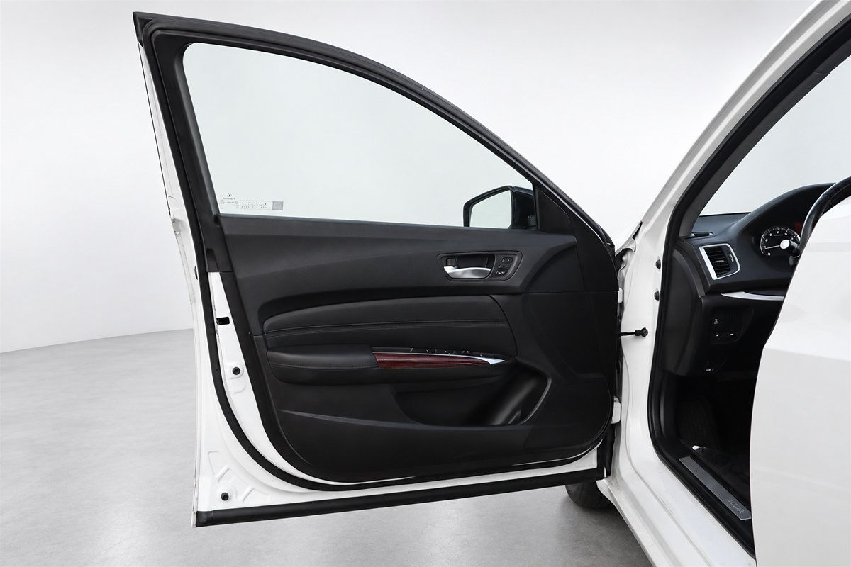 Used 2017 Acura TLX FWD image 23