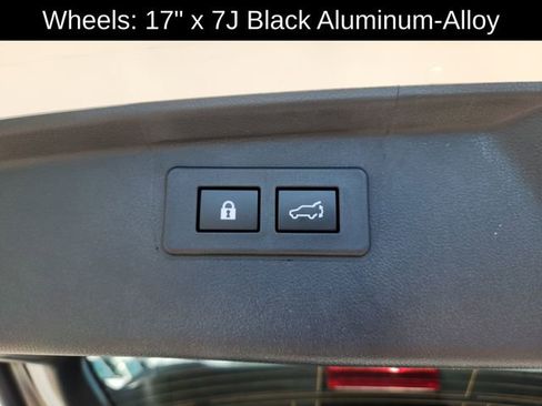 Used 2025 Subaru Outback Premium AWD/4WD image 35