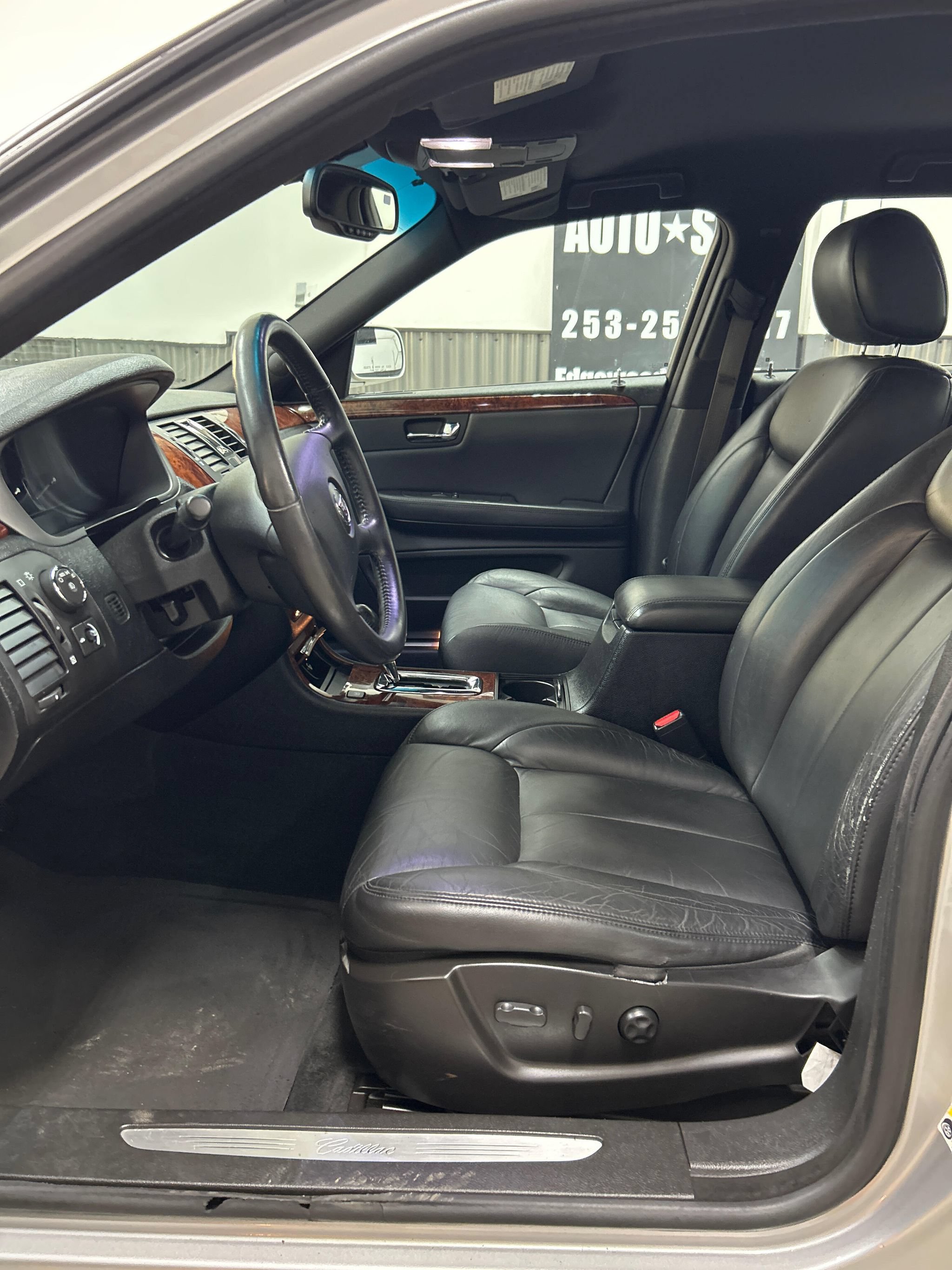 Used 2007 Cadillac DTS FWD image 8