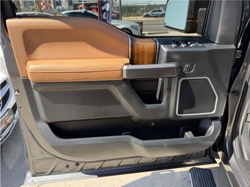 Used 2016 Ford F150 Limited RWD image 15