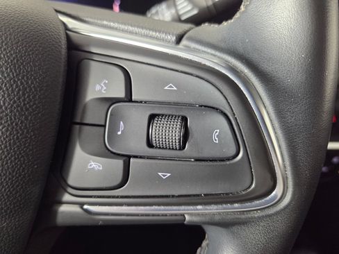 Used 2024 Buick Encore GX Sport Touring FWD image 17