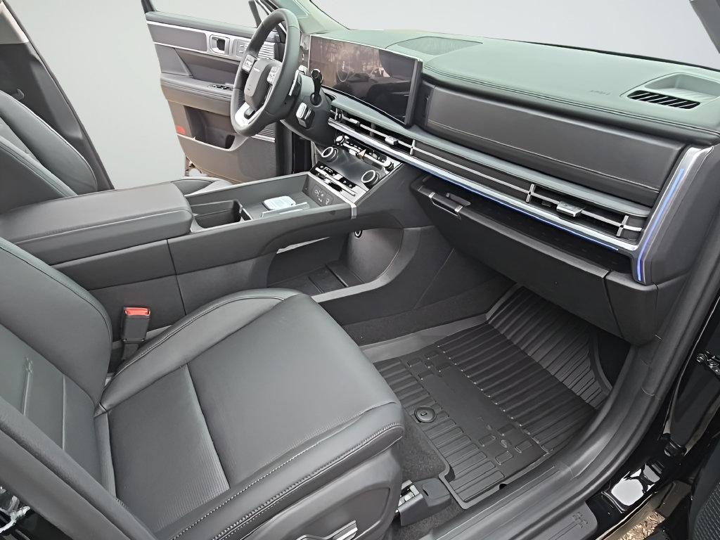 Used 2026 Hyundai Santa Fe Limited AWD/4WD image 18