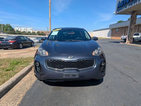Used 2018 Kia Sportage LX image 2