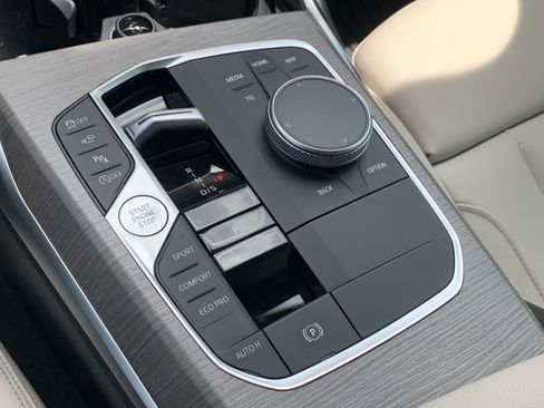 Certified 2025 BMW 330i Sedan w/ Premium Package image 29