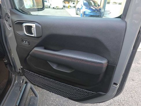 Used 2022 Jeep Wrangler Unlimited Rubicon w/ LED Lighting Group image 22