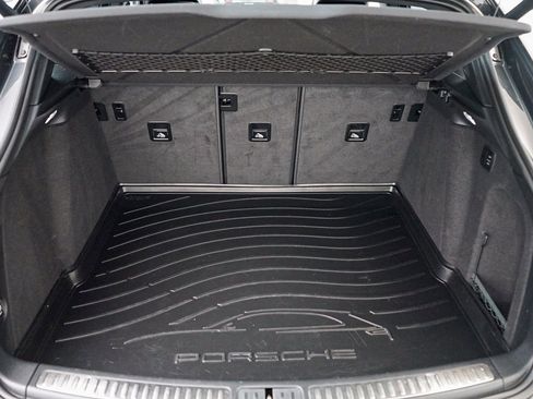 Used 2018 Porsche Macan S image 34