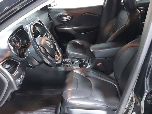 Used 2020 Jeep Cherokee Limited image 20