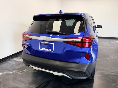Used 2023 Kia Seltos LX AWD/4WD image 6