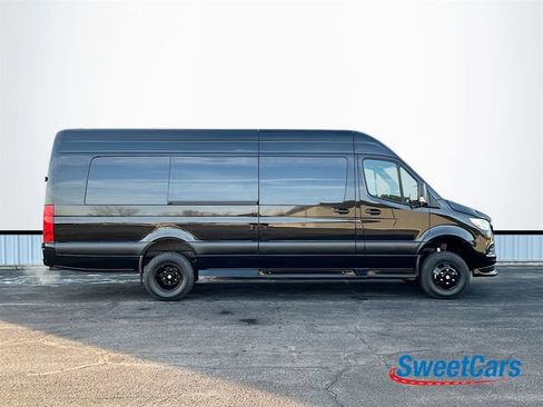 Used 2023 Mercedes-Benz Sprinter 3500 image 8