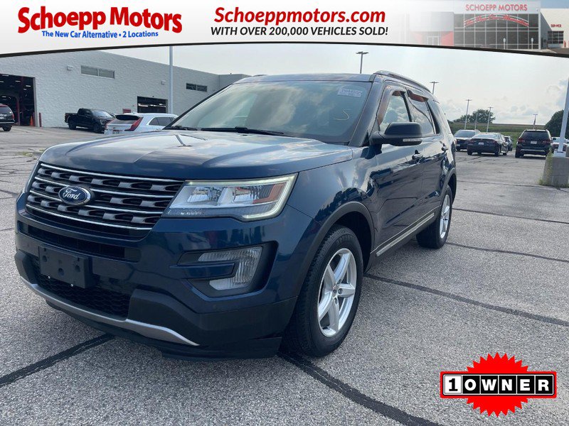 Used 2017 Ford Explorer XLT w/ Equipment Group 202A AWD/4WD image 1