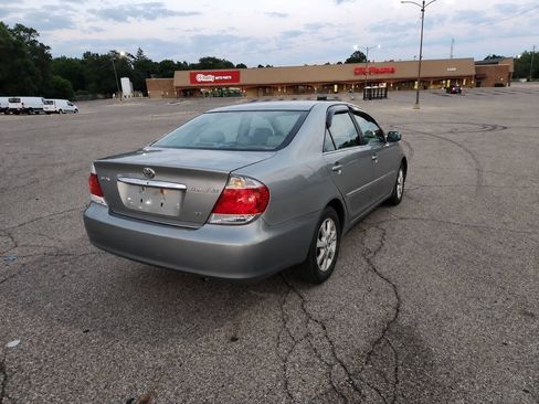 Used 2006 Toyota Camry XLE FWD image 4