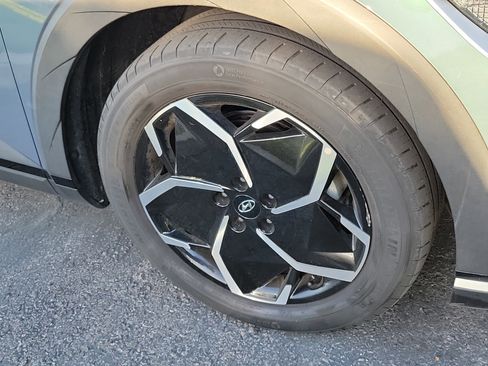 Used 2024 Hyundai Ioniq 5 SEL image 3