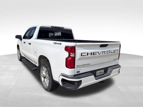 Used 2019 Chevrolet Silverado 1500 Custom w/ Custom Convenience Package AWD/4WD image 9