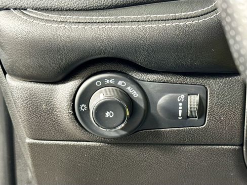 Used 2021 Dodge Durango SRT w/ Technology Group image 10