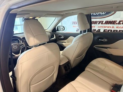 Used 2018 Jeep Cherokee Overland w/ Technology Group image 14