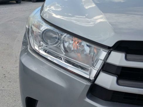 Used 2019 Toyota Highlander XLE FWD image 9