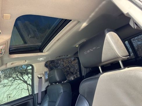 Used 2017 GMC Sierra 2500 Denali w/ Duramax Plus Package image 14