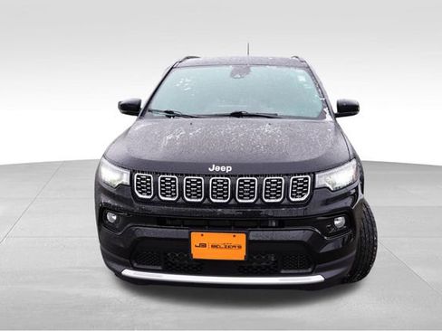Certified 2024 Jeep Compass Limited image 12